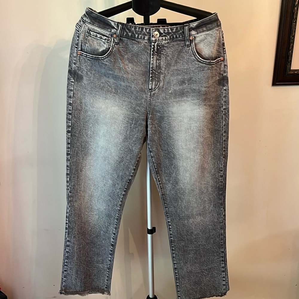 NWT Juicy Couture Grey Marble Wash Ankle Cropped Jeans